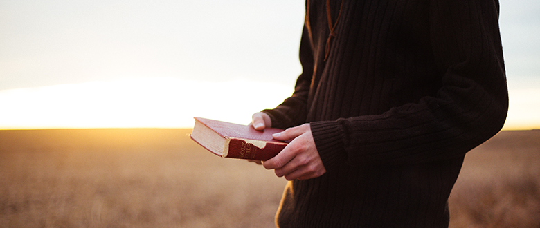 12 razones para leer la Biblia todos los días