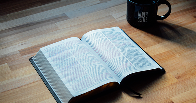 12 razones más para leer la Biblia todos los días